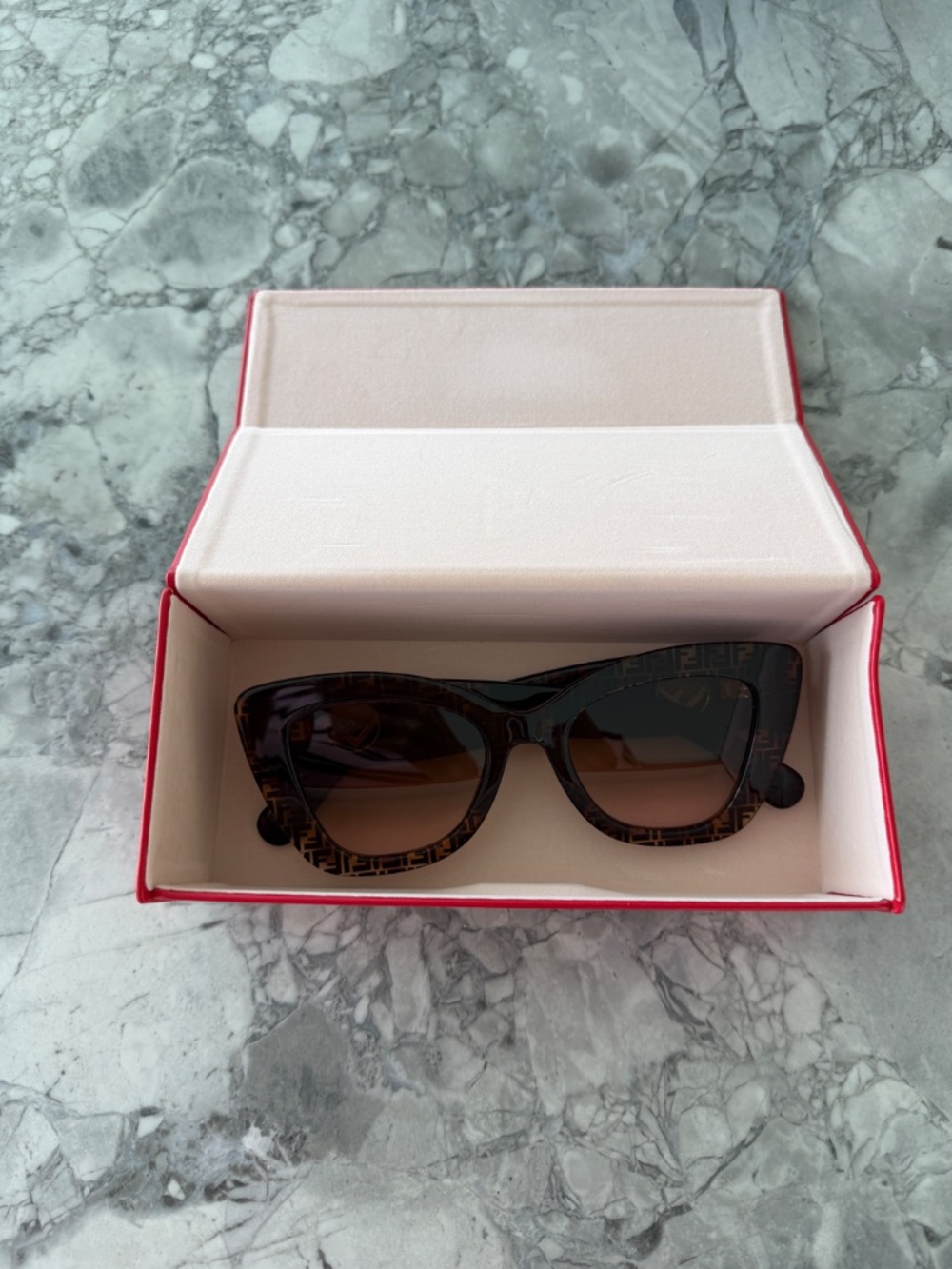 Fendi Monogram Sunglasses - Picture 8 of 8